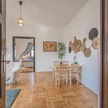 Carolina'S Romantic Apartment Hradec Kralove Exterior photo