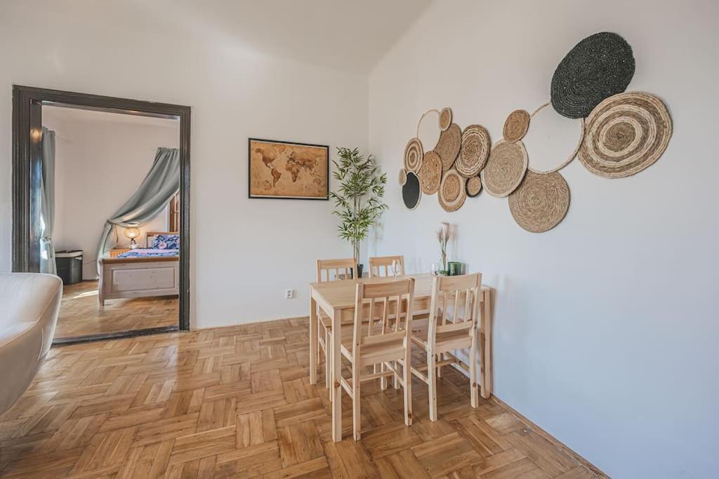 Carolina'S Romantic Apartment Hradec Kralove Exterior photo